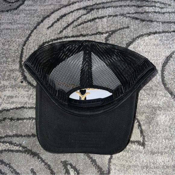 Yellow Stone Dutton Ranch Black Trucker Snapback OS - Picture 3 of 3